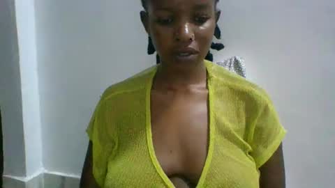 Snapshot of sweetz_candice chatting on 10.05.25 sweetz_candice online show from 10.05.25