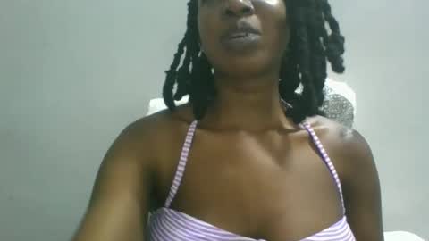 Snapshot of sweetz_candice chatting on 10.14.25 sweetz_candice online show from 10.14.25