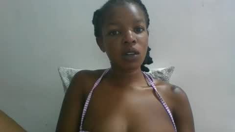 Snapshot of sweetz_candice chatting on 10.15.25 sweetz_candice online show from 10.15.25