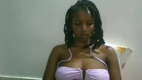 Snapshot of sweetz_candice chatting on 10.17.25 sweetz_candice online show from 10.17.25