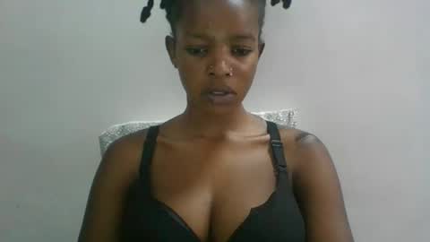 Snapshot of sweetz_candice chatting on 10.21.25 sweetz_candice online show from 10.21.25