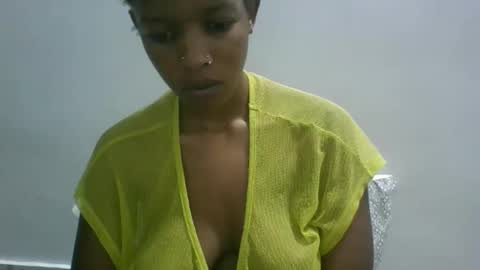 Snapshot of sweetz_candice chatting on 10.22.25 sweetz_candice online show from 10.22.25