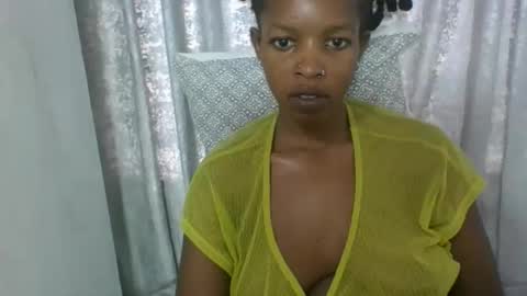 Snapshot of sweetz_candice chatting on 10.23.25 sweetz_candice online show from 10.23.25