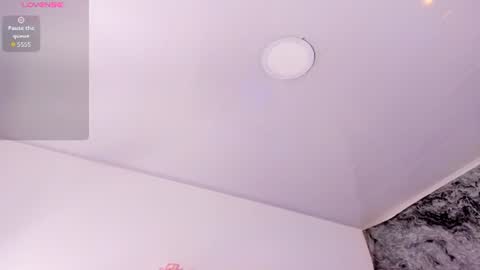 Snapshot of swet_lovee_ chatting on 06.13.26 Your dream online show from 06.13.26