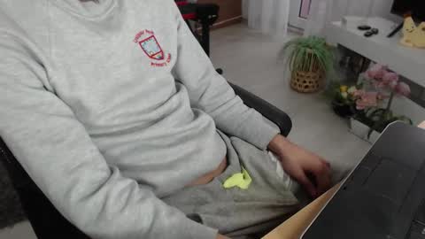 SwetLittleBoy4u online show from 10.03.25