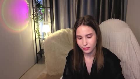 Snapshot of swetskitt chatting on 10.12.25 Milana online show from 10.12.25