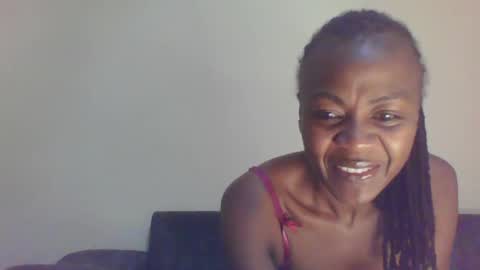 Snapshot of swtebony1 chatting on 01.06.25 ALICIA online show from 01.06.25