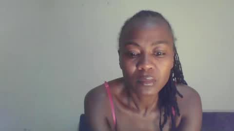 Snapshot of swtebony1 chatting on 03.09.25 ALICIA online show from 03.09.25