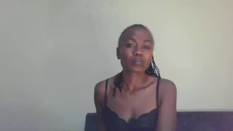 Snapshot of swtebony1 chatting on 03.12.25 ALICIA online show from 03.12.25