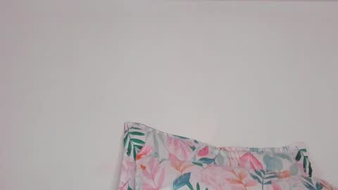 Snapshot of swtt_lilly chatting on 09.27.25 Lilly online show from 09.27.25