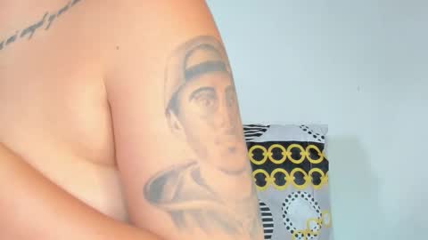 Snapshot of swtt_lilly chatting on 10.06.25 Lilly online show from 10.06.25