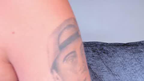 Snapshot of swtt_lilly chatting on 10.18.25 Lilly online show from 10.18.25