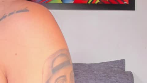 Snapshot of swtt_lilly chatting on 10.20.25 Lilly online show from 10.20.25