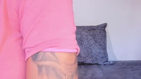 Snapshot of swtt_lilly chatting on 10.21.25 Lilly online show from 10.21.25