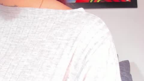 Snapshot of swtt_lilly chatting on 10.27.25 Lilly online show from 10.27.25