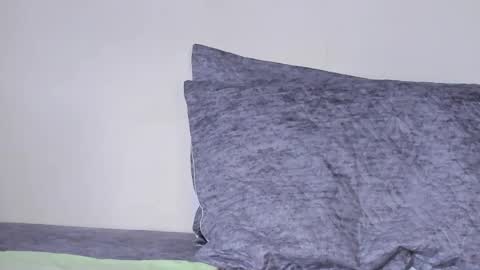 Snapshot of swtt_lilly chatting on 10.28.25 Lilly online show from 10.28.25