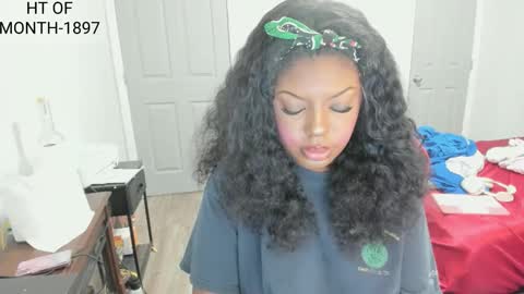 sxamleuy online show from 11.19.25