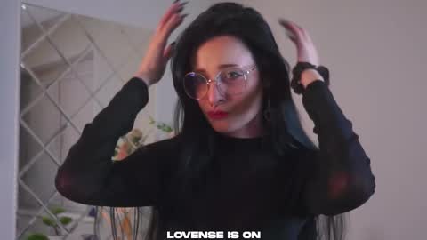 Snapshot of sybleyo chatting on 10.20.25 Sophie online show from 10.20.25