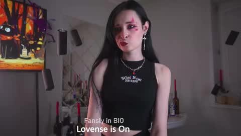 Snapshot of sybleyo chatting on 10.30.25 Sophie online show from 10.30.25