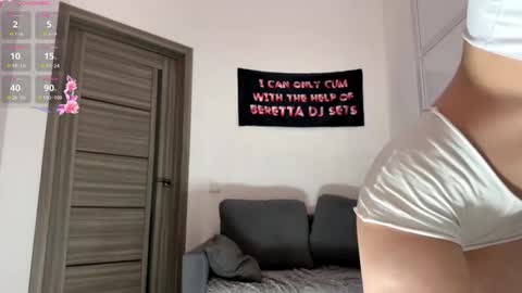 Mona online show from 03.18.26