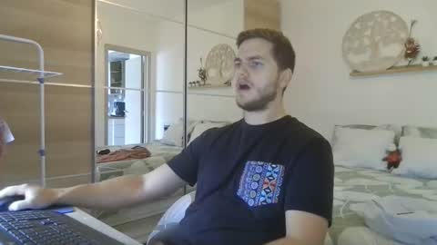 syl092 online show from 10.17.25