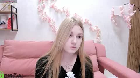 Snapshot of sylvia_ortiz chatting on 09.15.25 Sylvia online show from 09.15.25
