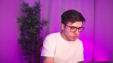 t0ny_wylie online show from 11.12.25