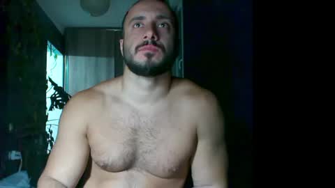 Snapshot of t_huracane chatting on 10.20.25 Huracane online show from 10.20.25