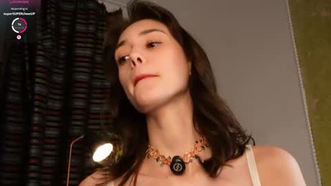 Snapshot of t_tragedienne chatting on 10.28.25 Heeey im Helena3 -- fav555100333 -- pvts only premium and after my public show 3 online show from 10.28.25