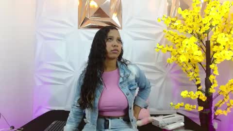 Snapshot of taira_bms chatting on 10.05.25 Samantha online show from 10.05.25