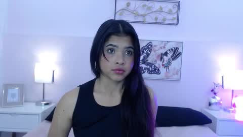 Snapshot of taira_rouse chatting on 10.25.25 Taira online show from 10.25.25