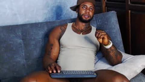 Tairon Tucke online show from 01.14.25