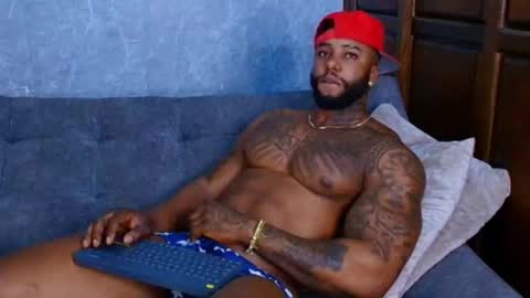 Tairon Tucke online show from 02.21.25