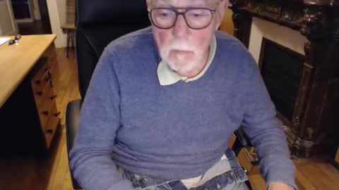 taisabaki54 online show from 10.27.25