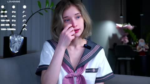 Mia online show from 12.10.24