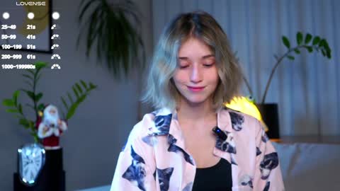 Mia online show from 12.12.24