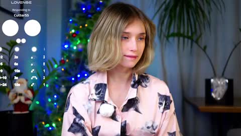 Mia online show from 12.25.24