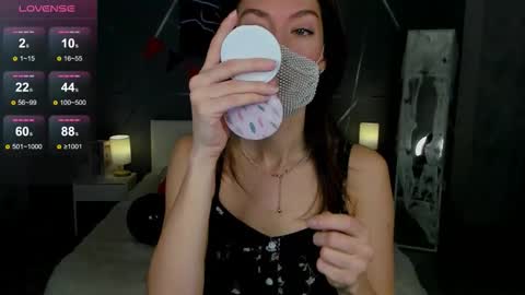 Sasha online show from 10.29.25