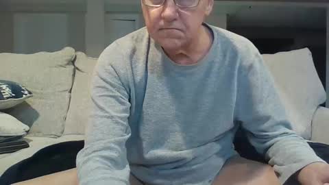 Snapshot of takeitalldown101 chatting on 02.15.25 takeitalldown101 online show from 02.15.25