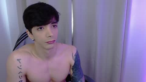 Snapshot of takeru___ chatting on 10.31.25 takeru___ online show from 10.31.25