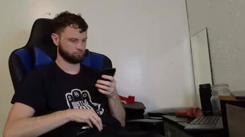 Snapshot of talenjames chatting on 11.01.25 Talen James online show from 11.01.25