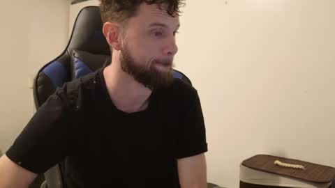 Snapshot of talenjames chatting on 11.10.25 Talen James online show from 11.10.25