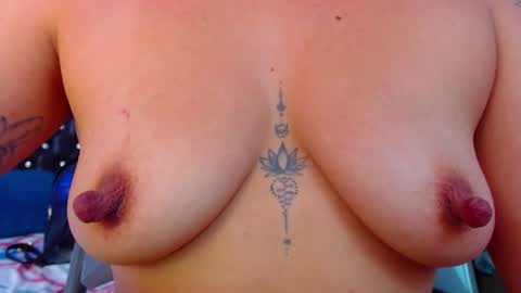 Snapshot of taliana36 chatting on 02.27.25 taliana36 online show from 02.27.25