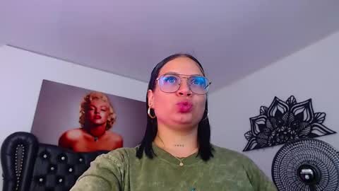 Snapshot of taliana36 chatting on 03.05.25 taliana36 online show from 03.05.25