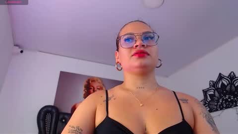 Snapshot of taliana36 chatting on 10.17.25 taliana36 online show from 10.17.25