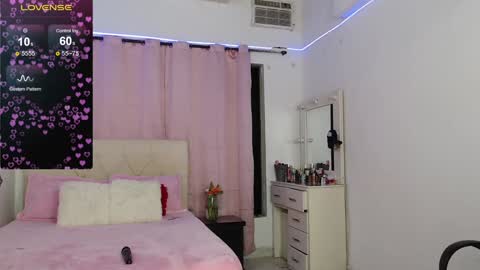 Snapshot of talianamoreno chatting on 12.30.24 taliana modelo independiente online show from 12.30.24