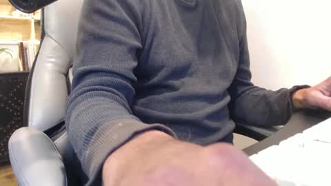 Snapshot of tallguysfbay chatting on 01.09.25 tallguysfbay online show from 01.09.25