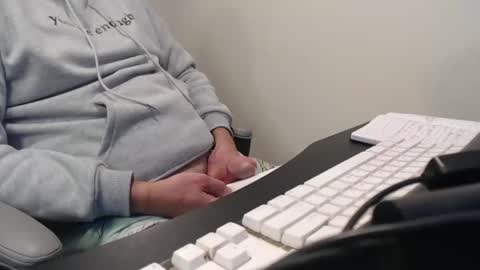 Snapshot of tallguysfbay chatting on 03.05.25 tallguysfbay online show from 03.05.25