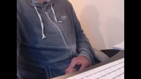 Snapshot of tallguysfbay chatting on 11.02.25 tallguysfbay online show from 11.02.25