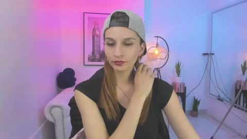 Snapshot of tamara_slimx chatting on 12.10.24 Tamara online show from 12.10.24